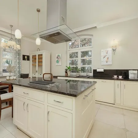 Luxury With Cinema And Sauna & Jacuzzi By Renters Prestige Konstancin-Jeziorna