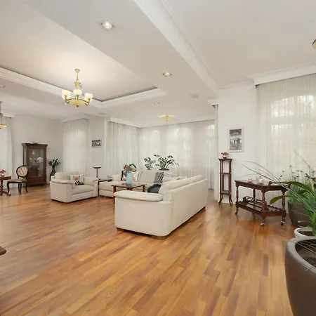 Luxury With Sauna, Jacuzzi & Cinema By Renters Prestige Сasa de vacaciones