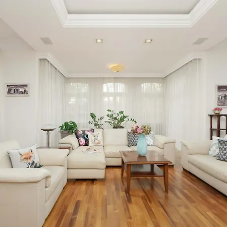 Luxury With Cinema And Sauna & Jacuzzi By Renters Prestige * Konstancin-Jeziorna