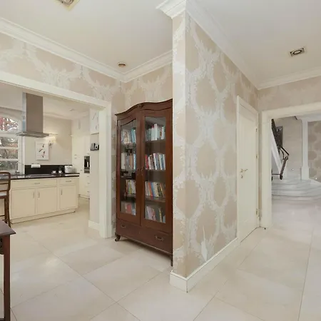 Luxury With Cinema And Sauna & Jacuzzi By Renters Prestige Konstancin-Jeziorna