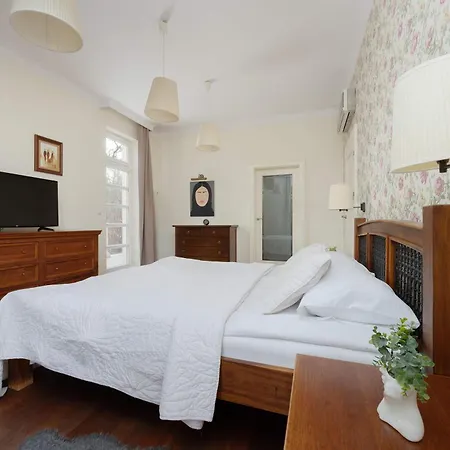 Сasa de vacaciones Luxury With Sauna, Jacuzzi & Cinema By Renters Prestige