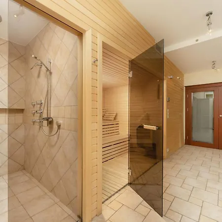 Luxury With Cinema And Sauna & Jacuzzi By Renters Prestige *