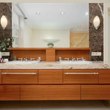 Luxury With Cinema And Sauna & Jacuzzi By Renters Prestige Casa vacanze *