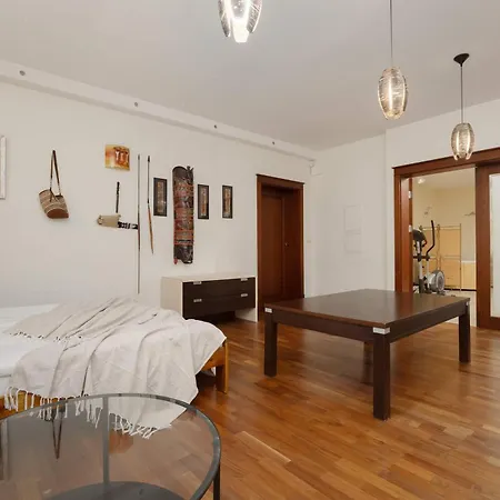 Luxury With Cinema And Sauna & Jacuzzi By Renters Prestige *