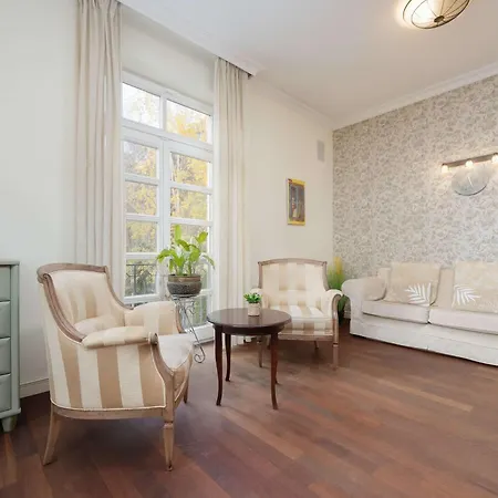 Сasa de vacaciones Luxury With Sauna, Jacuzzi & Cinema By Renters Prestige *