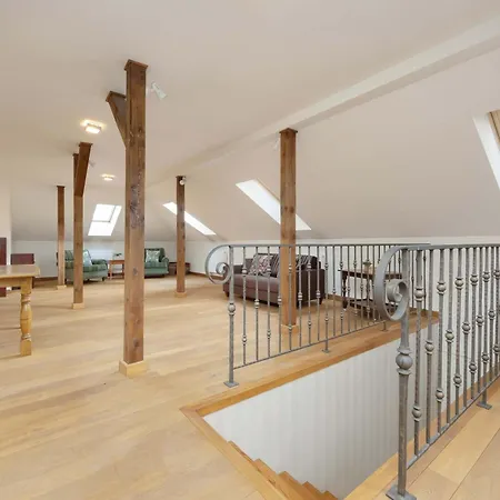 Luxury With Sauna, Jacuzzi & Cinema By Renters Prestige Сasa de vacaciones Konstancin-Jeziorna