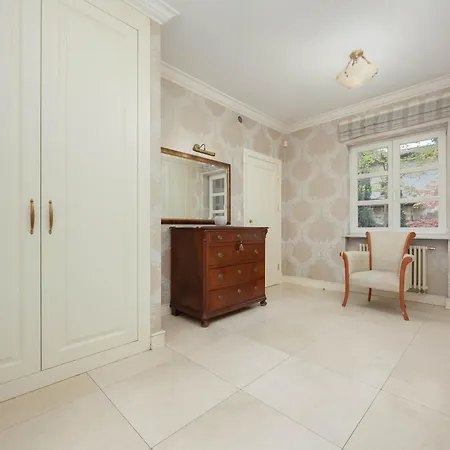 Luxury With Cinema And Sauna & Jacuzzi By Renters Prestige Casa vacanze Konstancin-Jeziorna